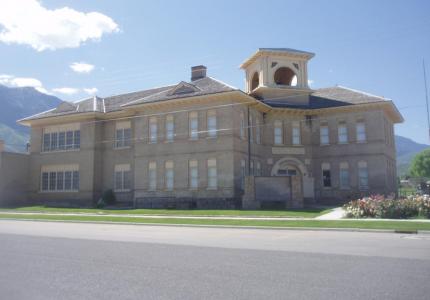 Outside front view of the Santaquin Chieftan Museum 